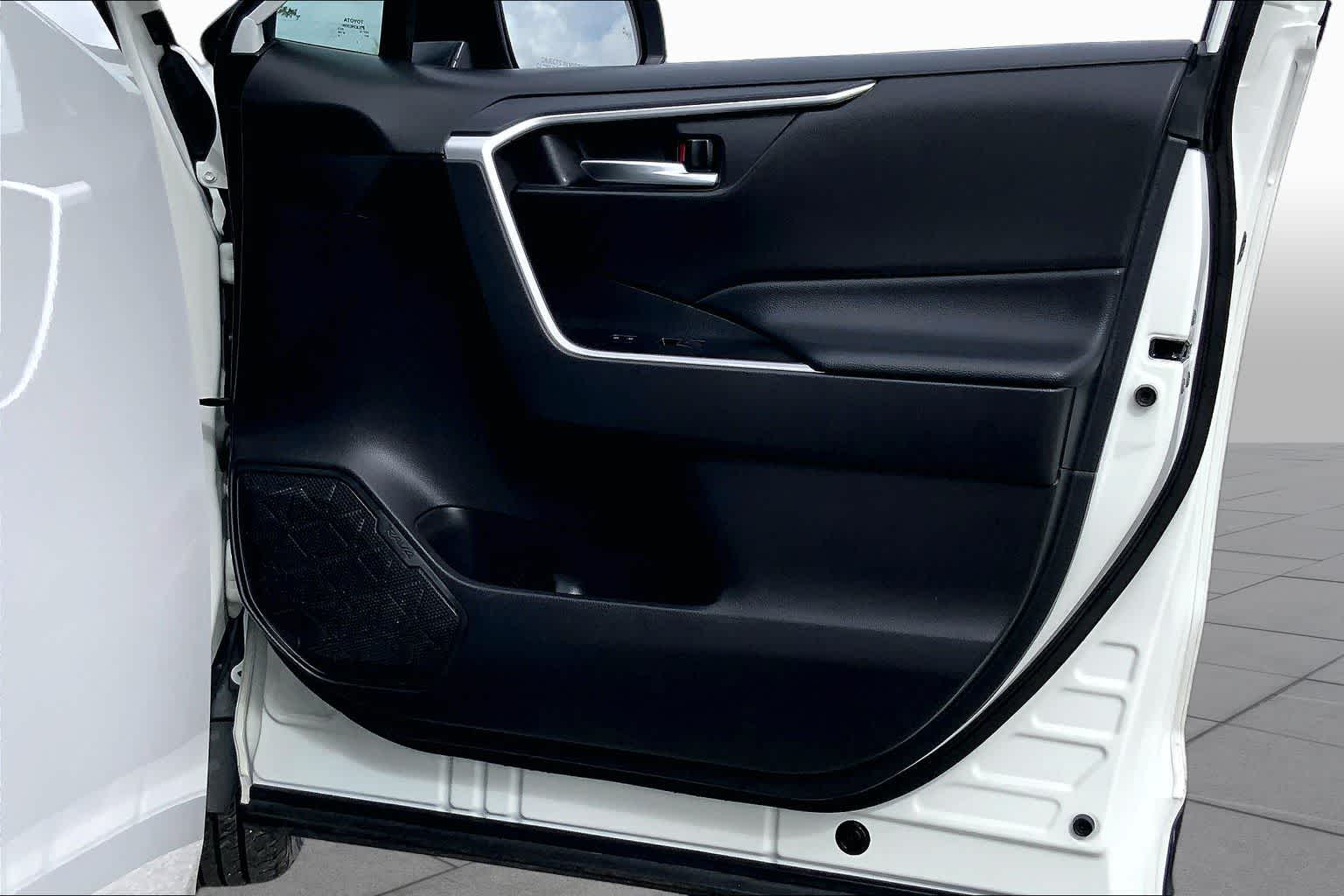 2024 Toyota RAV4 XLE Ice Cap at Group 1 Toyota Southwest