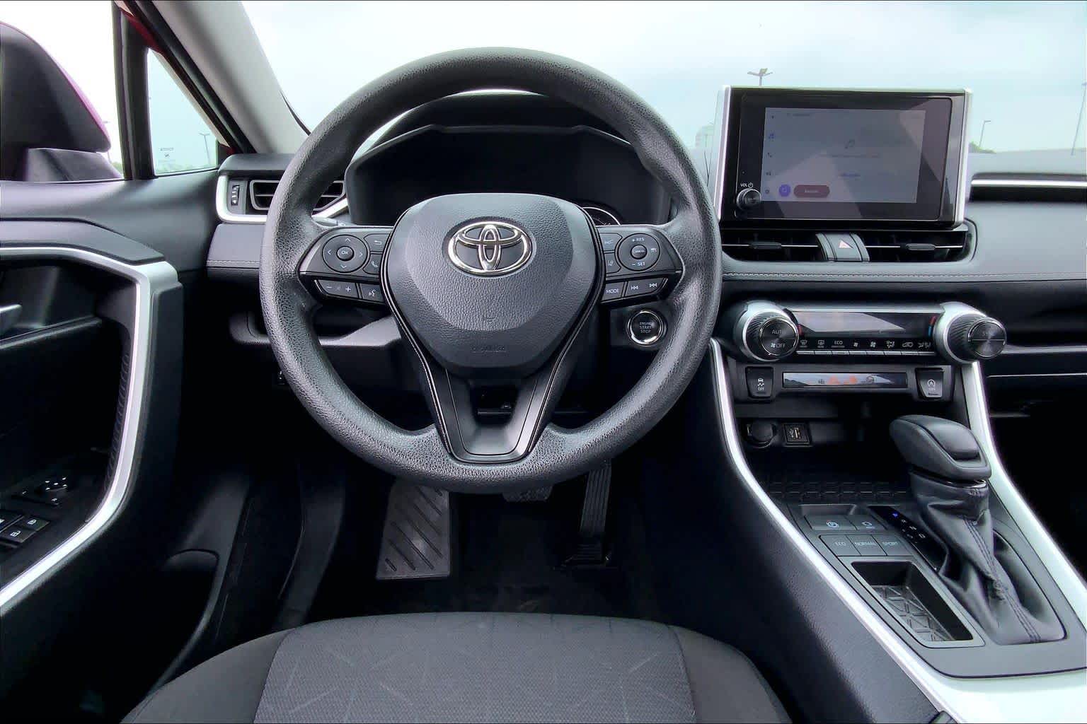 2025 Toyota RAV4 XLE - 5
