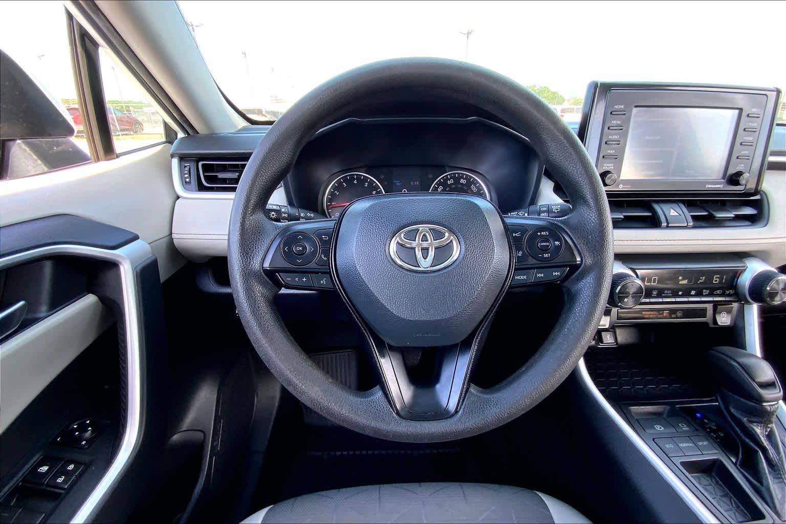 2021 Toyota RAV4 XLE Super White at Lexus Southwest Houston