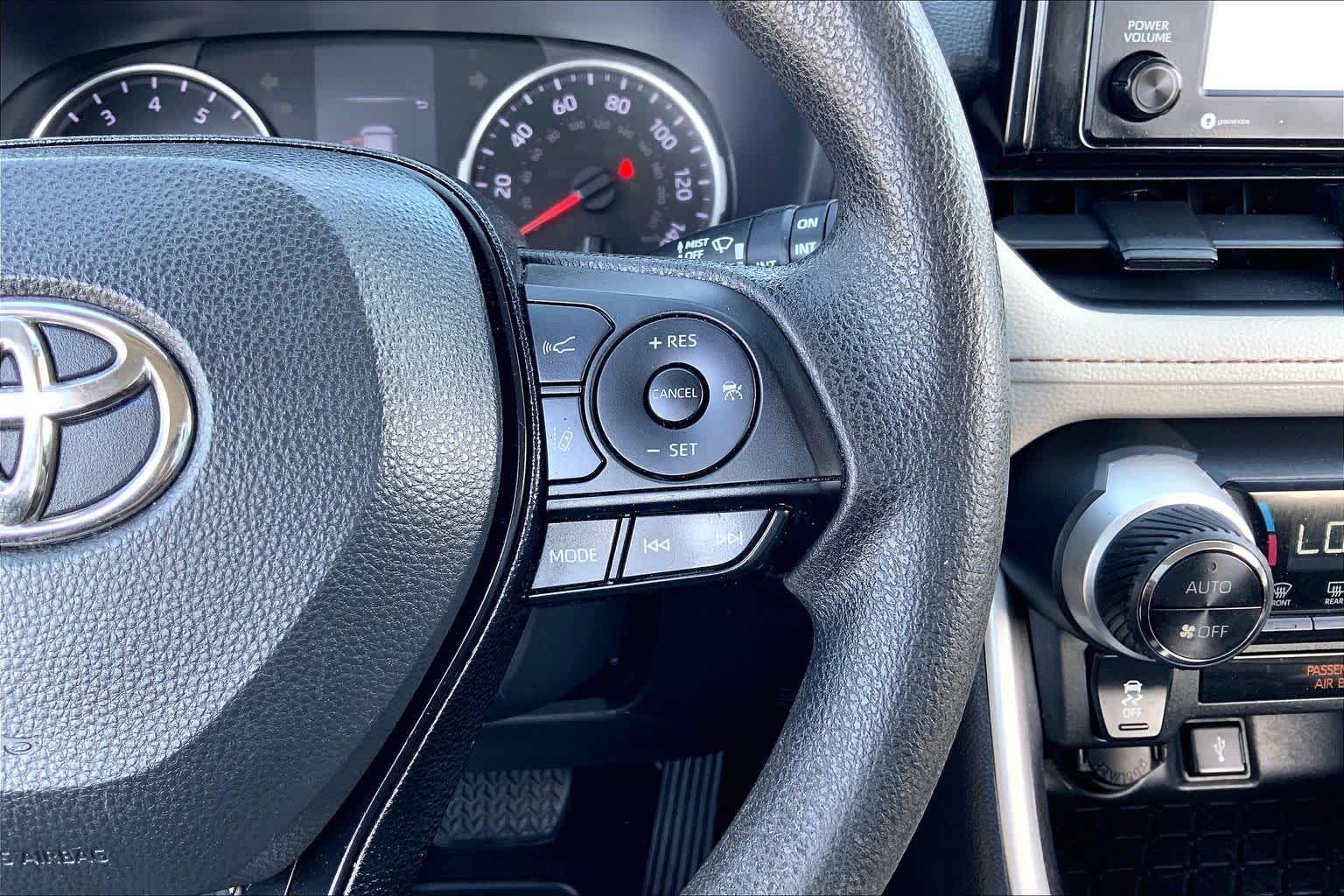 2021 Toyota RAV4 XLE Super White at Lexus Southwest Houston