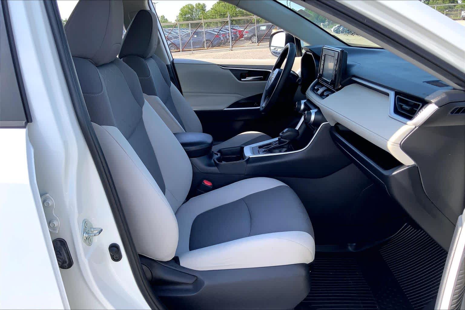 2021 Toyota RAV4 XLE Super White at Lexus Southwest Houston