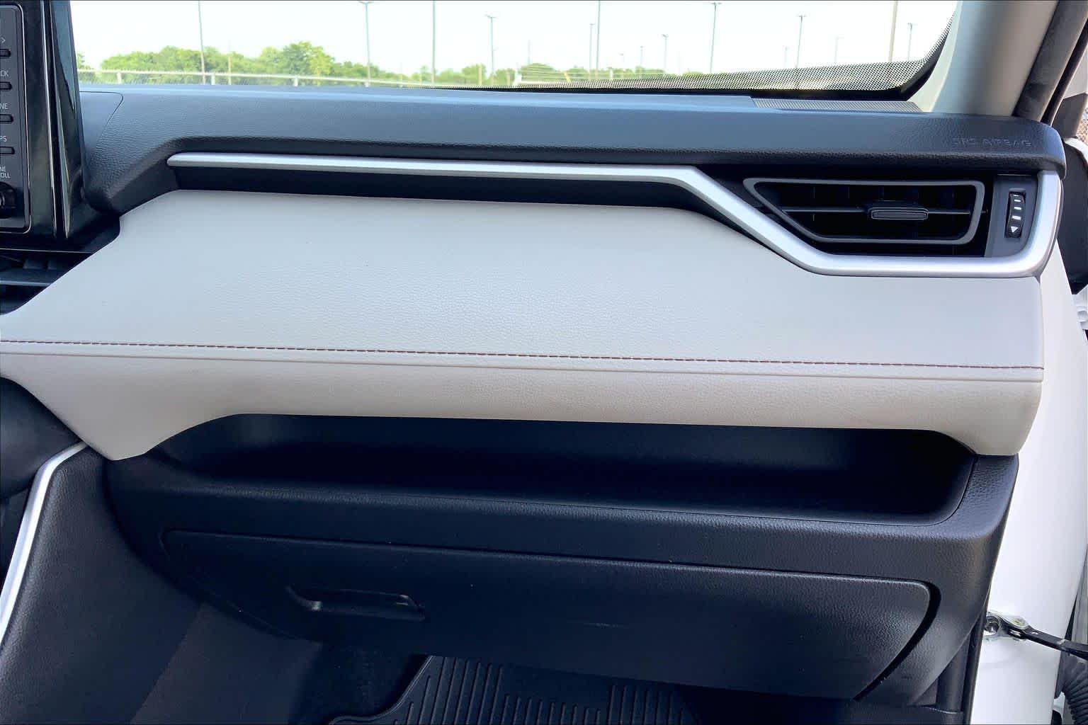 2021 Toyota RAV4 XLE Super White at Lexus Southwest Houston