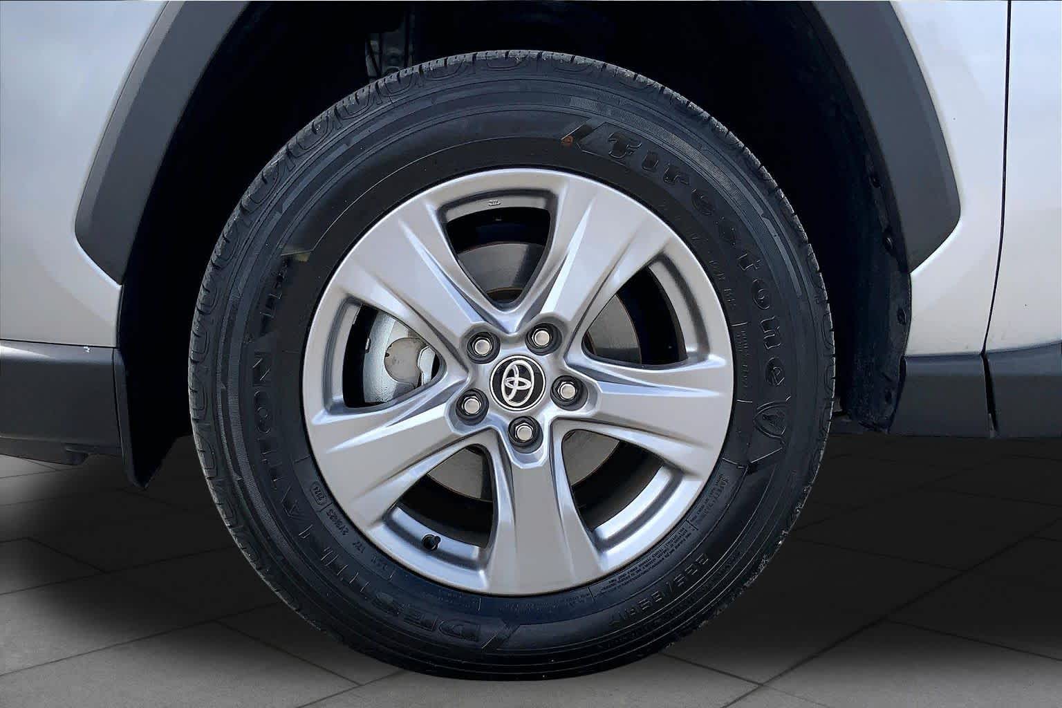 2025 Toyota RAV4 XLE - 10