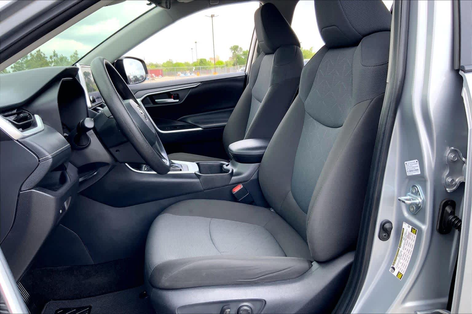 2025 Toyota RAV4 XLE - 7