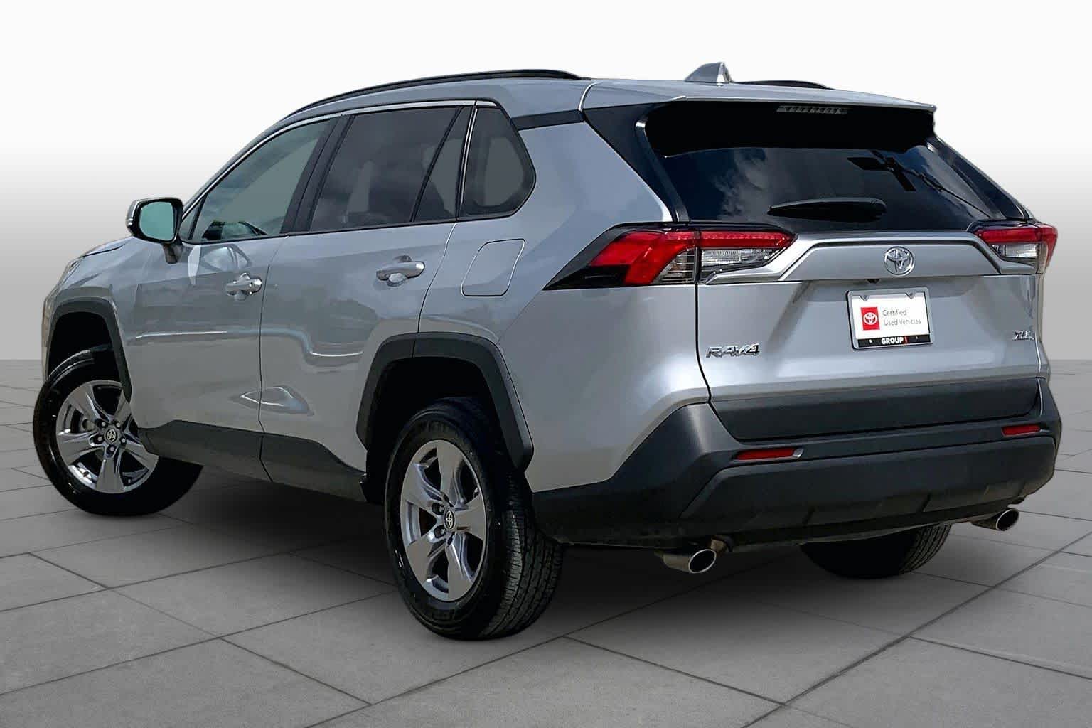 2025 Toyota RAV4 XLE - 11