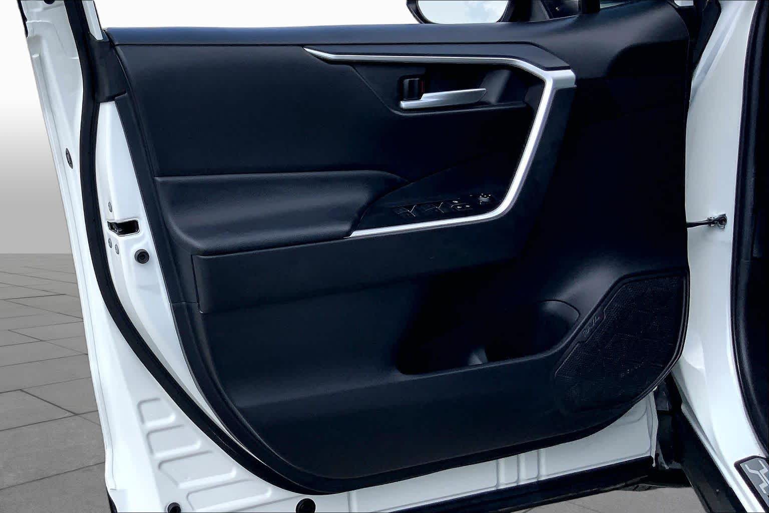2023 Toyota RAV4 XLE Ice Cap at Group 1 Toyota Southwest