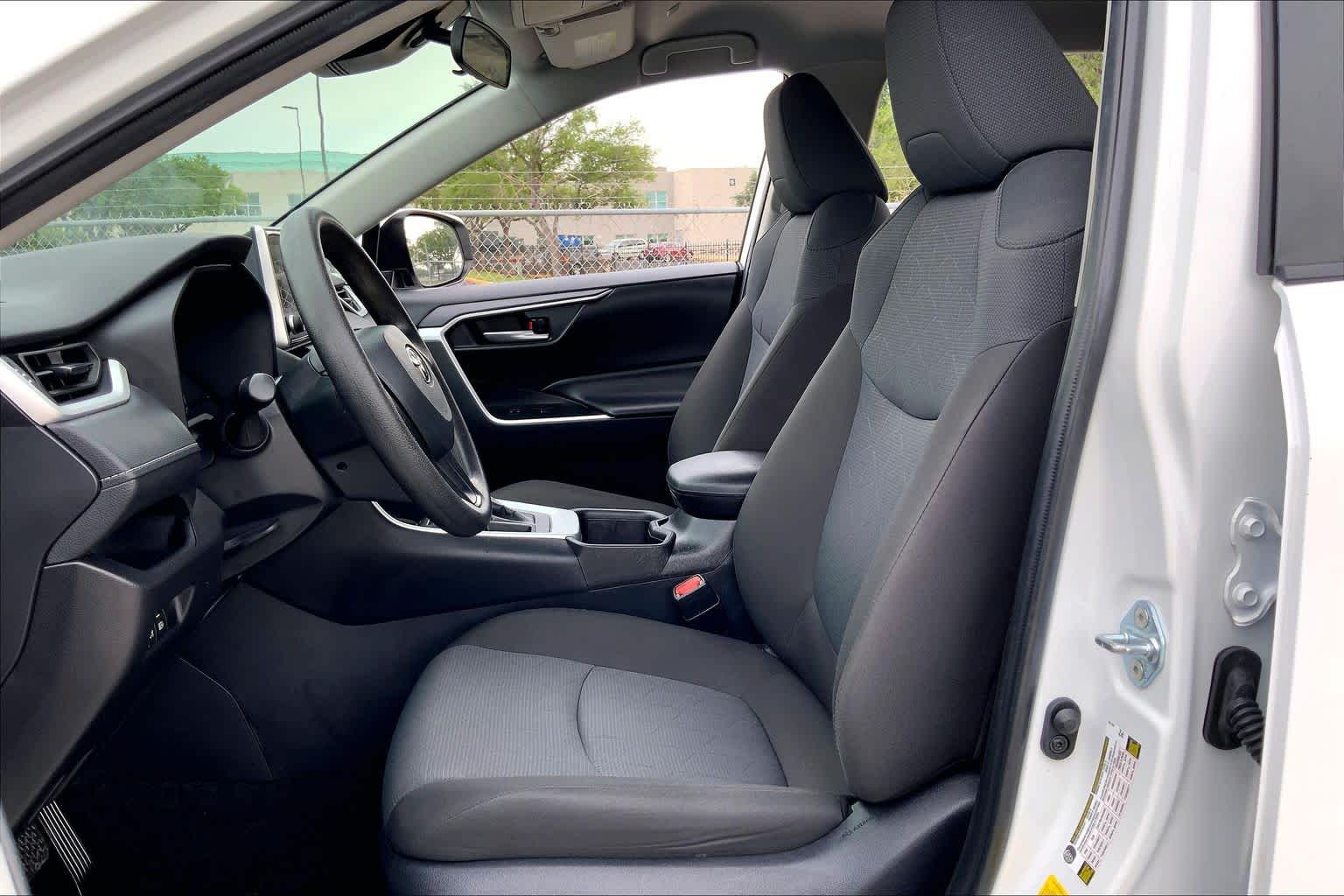2025 Toyota RAV4 XLE - 7