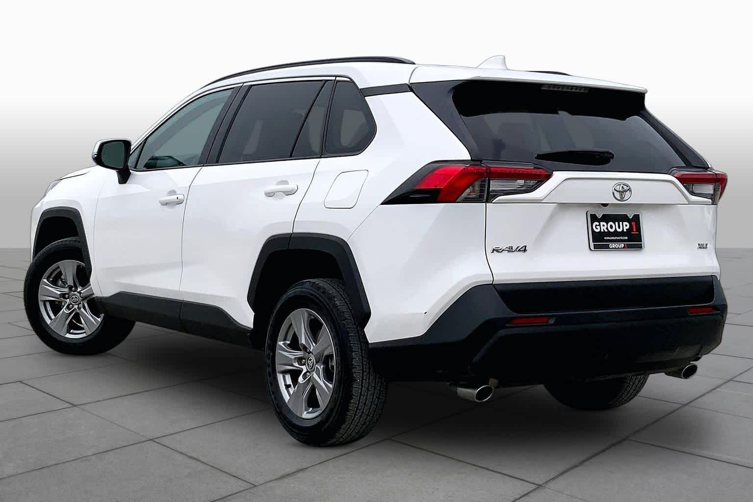 2025 Toyota RAV4 XLE - 11