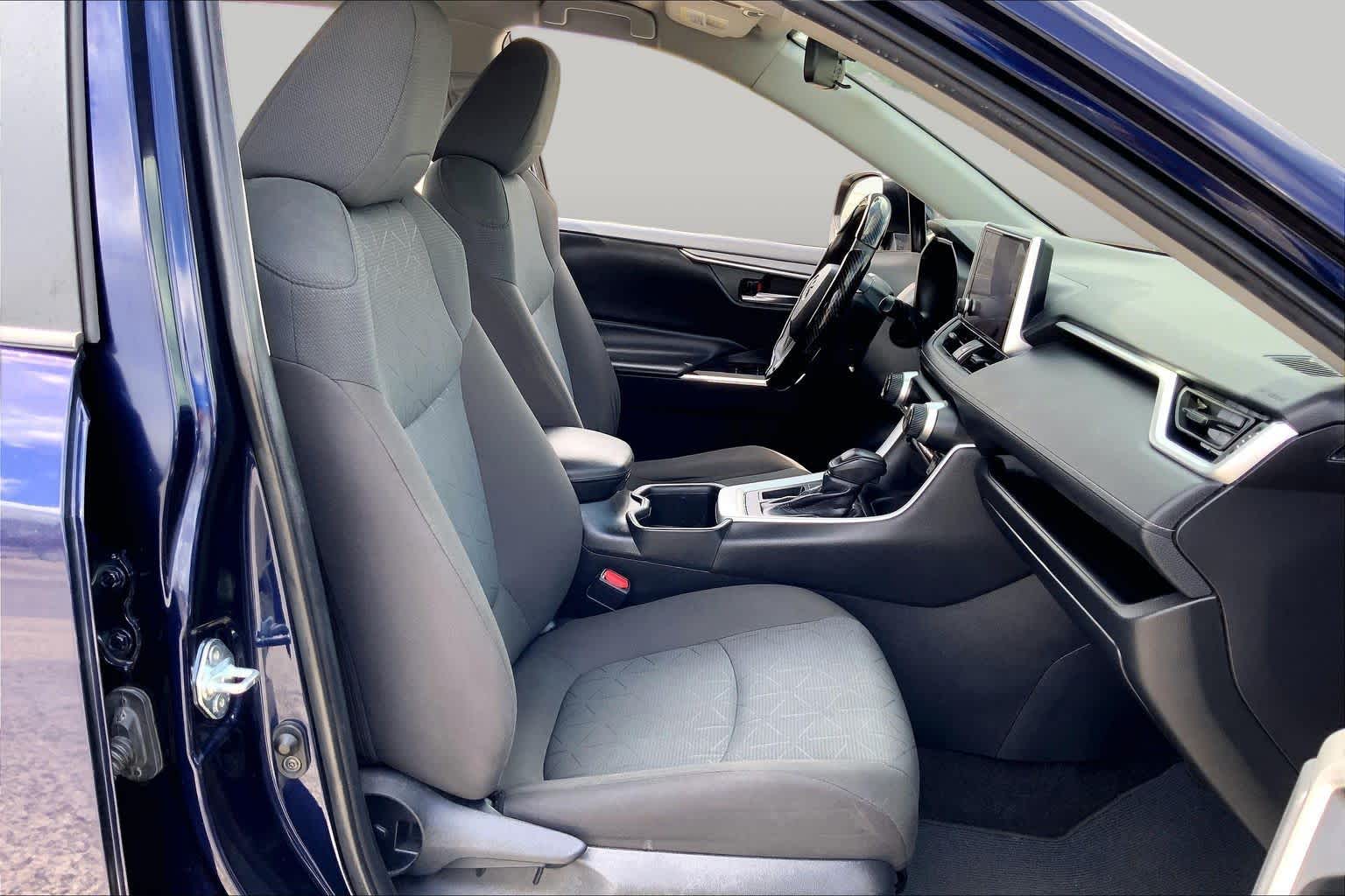 2023 Toyota RAV4 photo 9 of 36