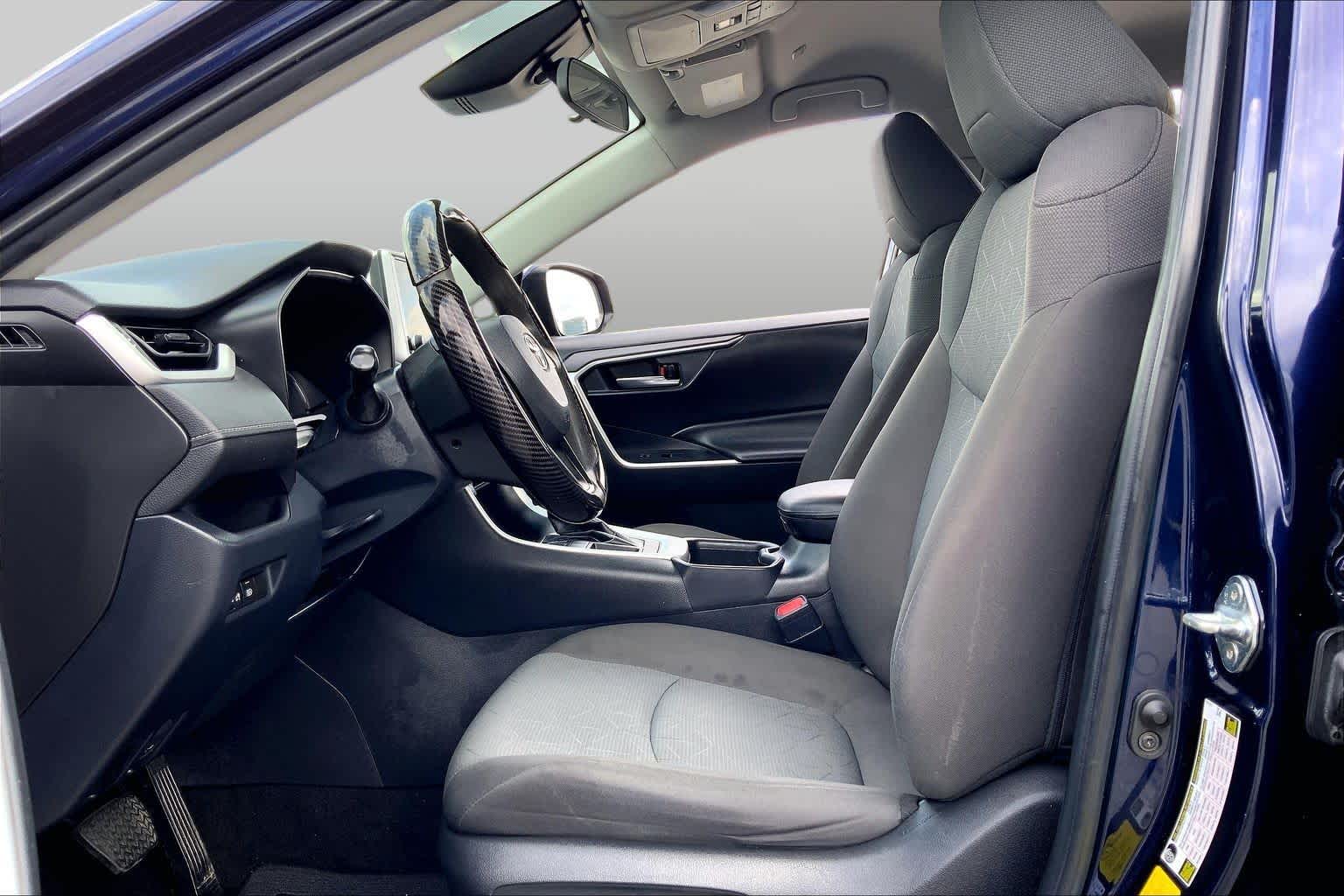 2023 Toyota RAV4 photo 8 of 36