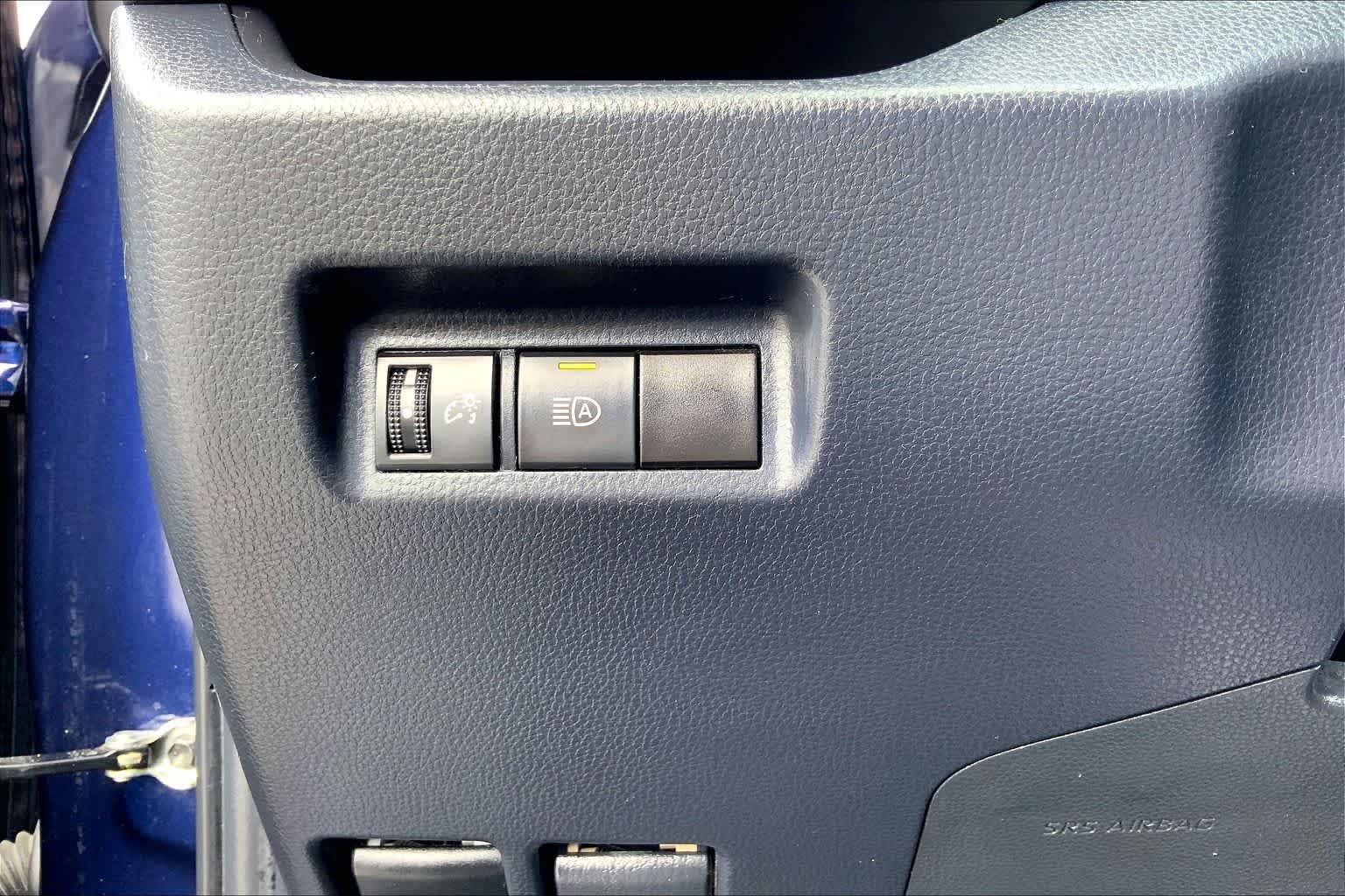 2023 Toyota RAV4 photo 33 of 36