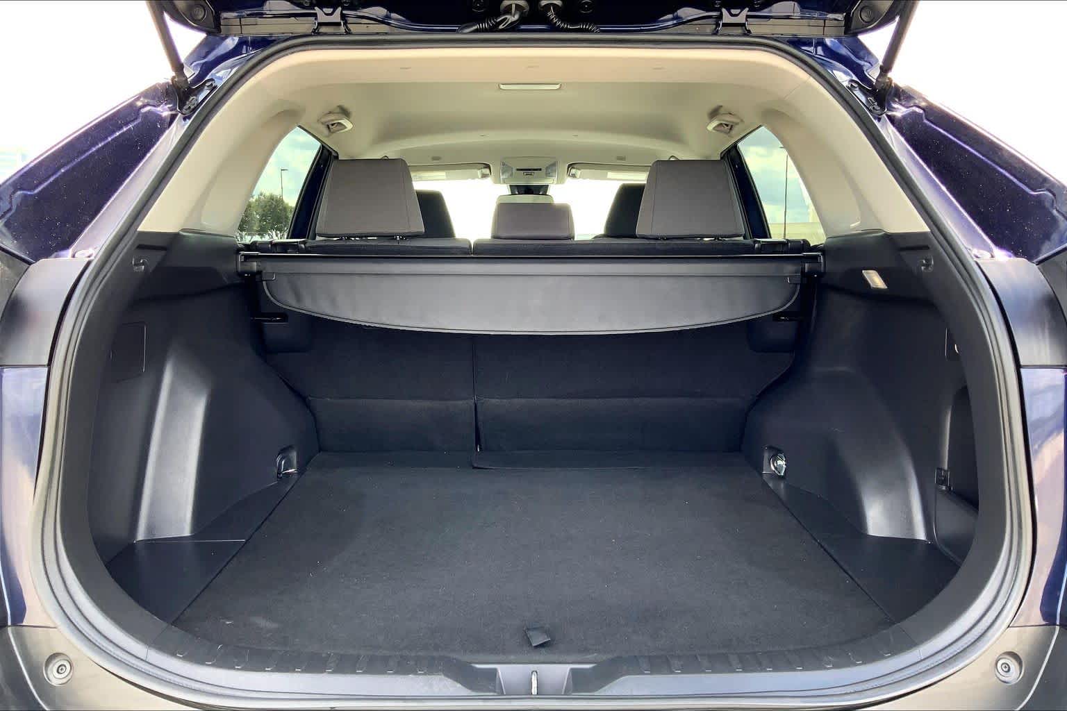 2023 Toyota RAV4 photo 34 of 36