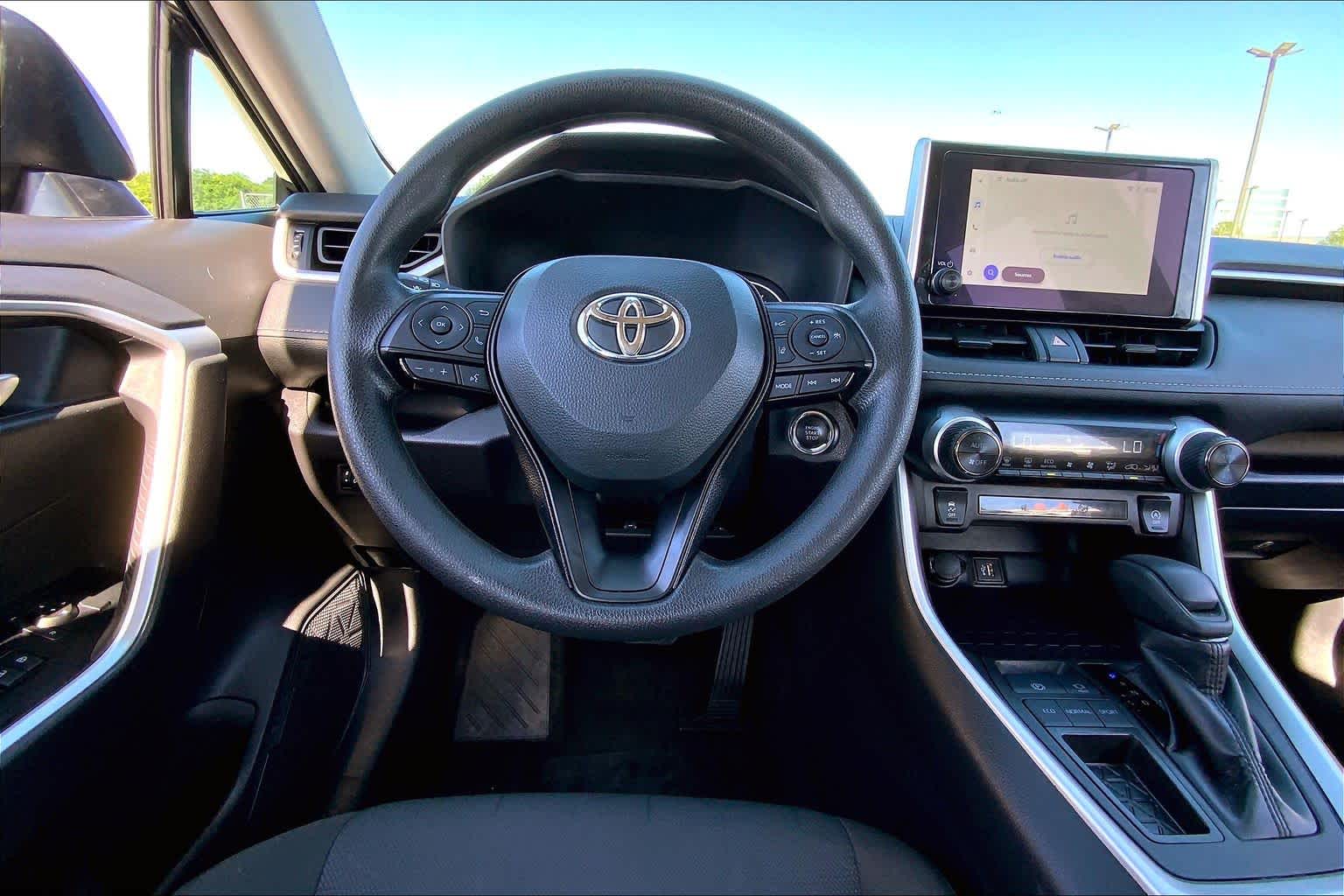 2025 Toyota RAV4 XLE - 5