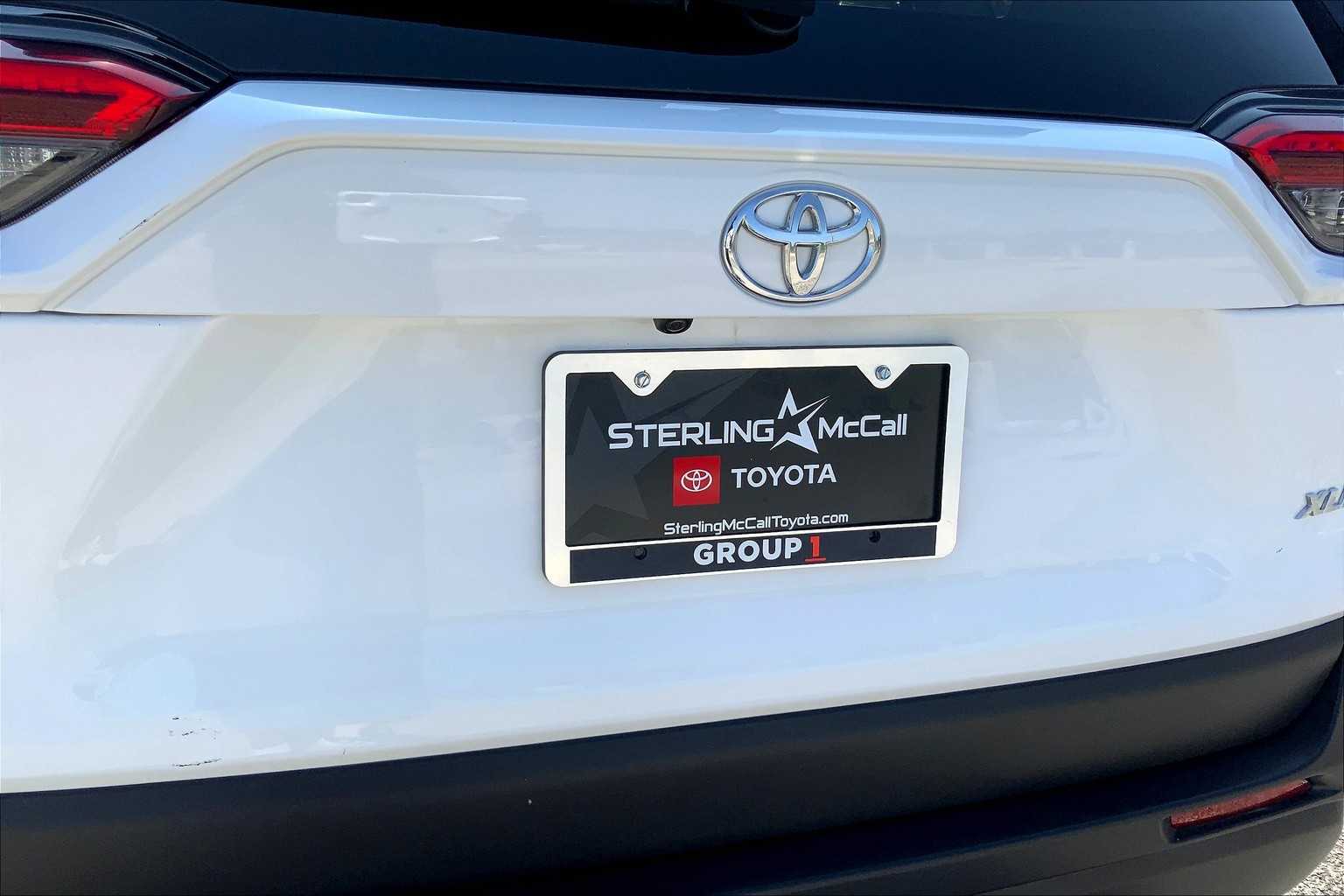 2022 Toyota RAV4 XLE White at Group 1 Toyota Southwest