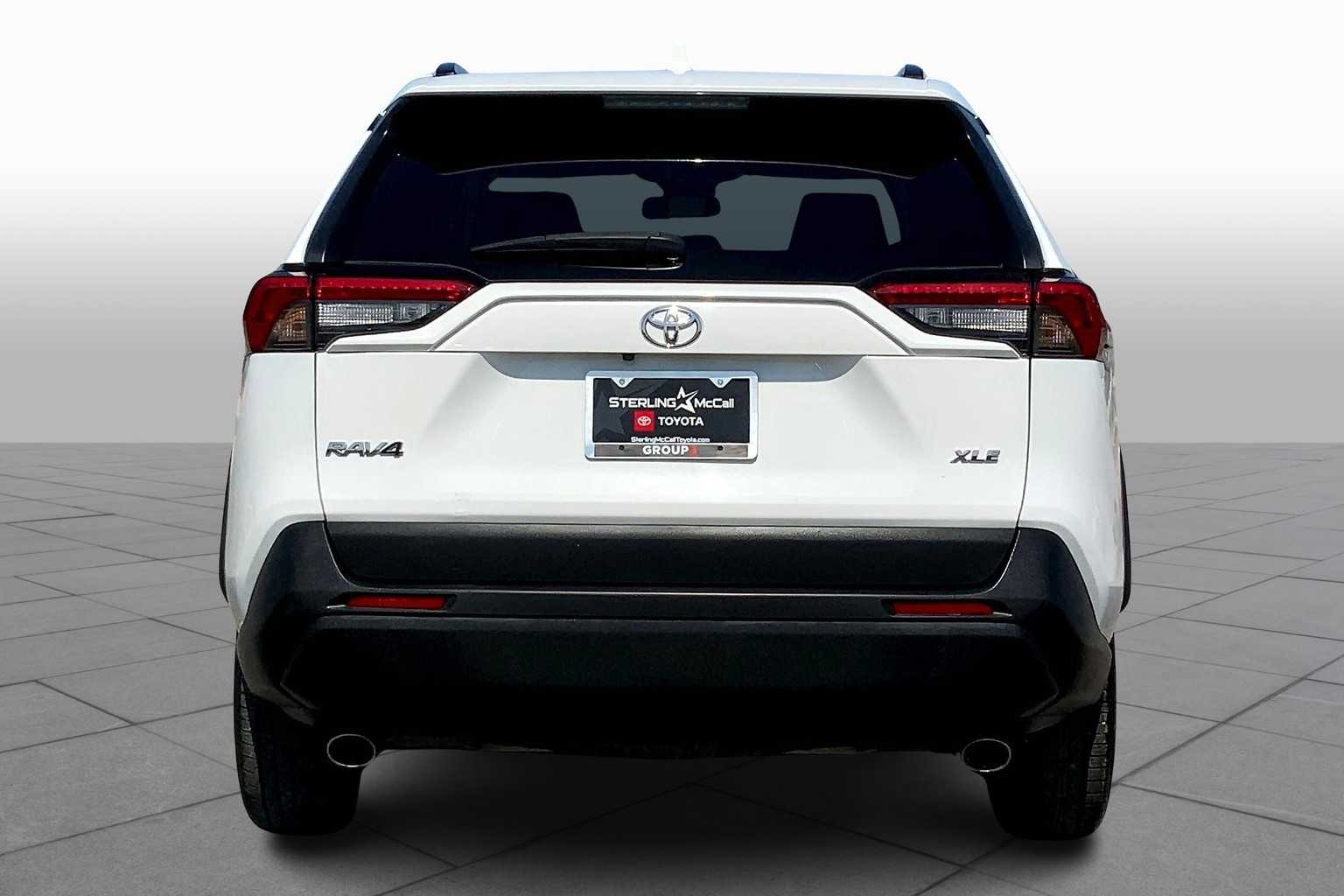 2022 Toyota RAV4 XLE White at Group 1 Toyota Southwest