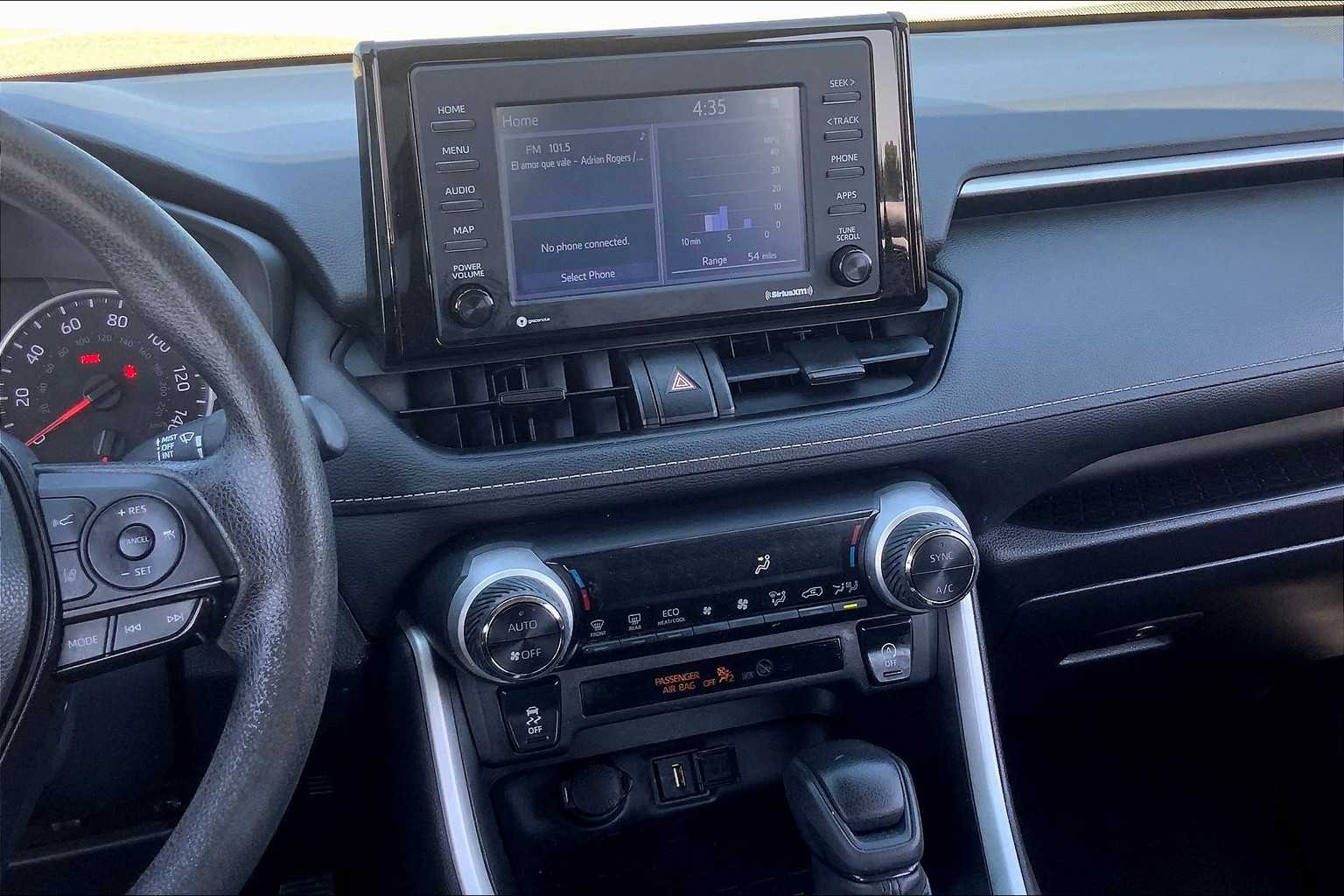 2022 Toyota RAV4 XLE White at Group 1 Toyota Southwest