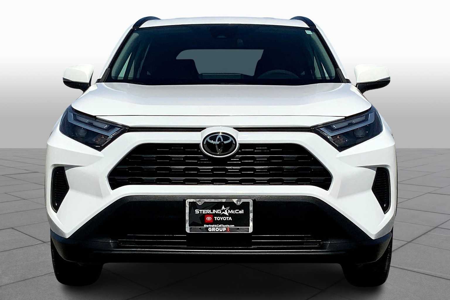 2022 Toyota RAV4 XLE White at Group 1 Toyota Southwest