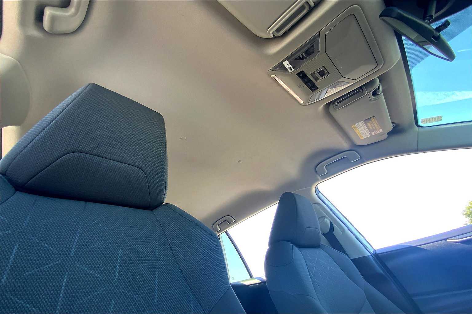 2022 Toyota RAV4 XLE White at Group 1 Toyota Southwest