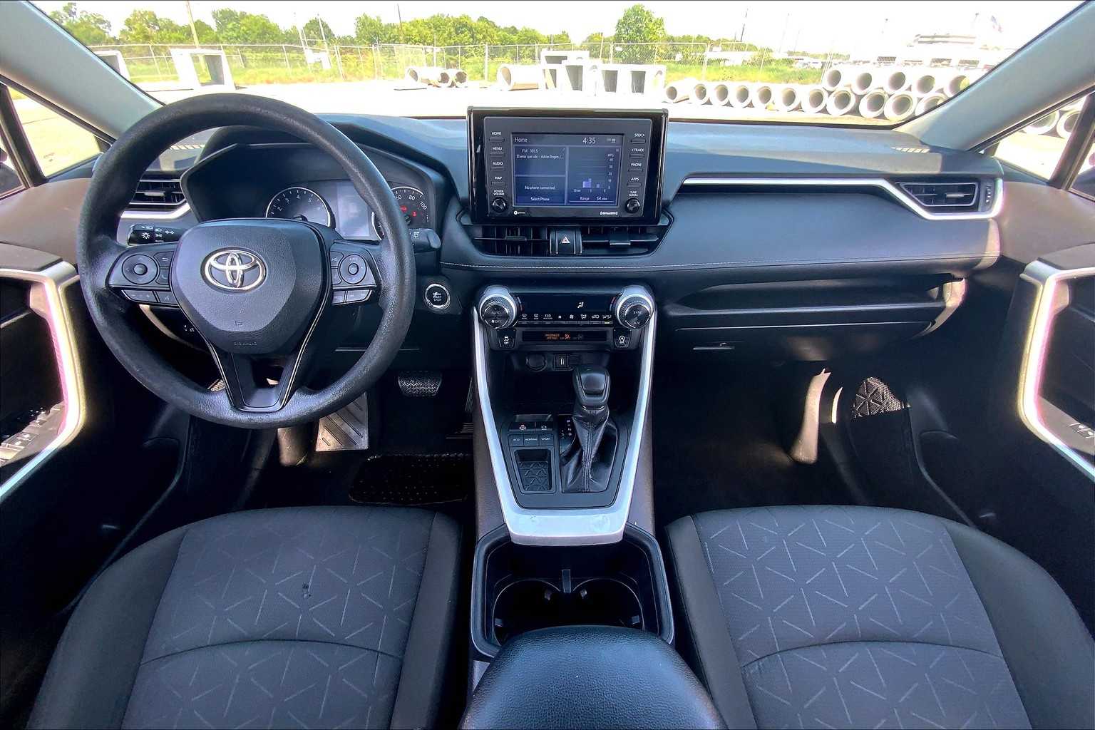 2022 Toyota RAV4 XLE White at Group 1 Toyota Southwest