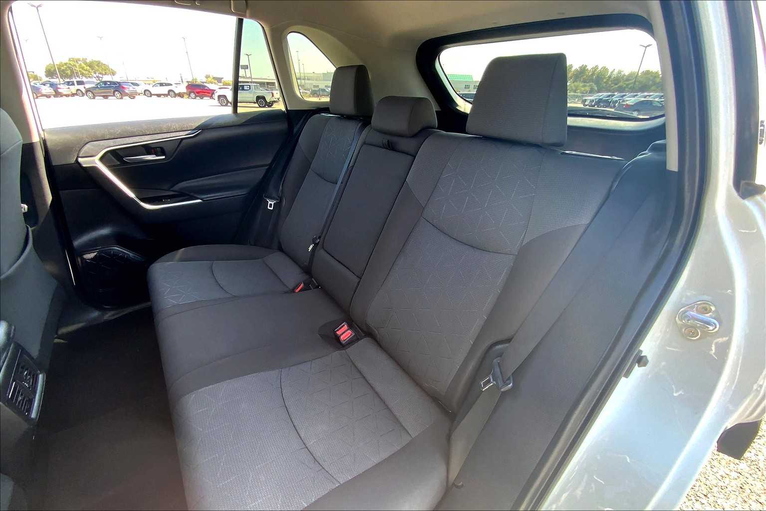 2022 Toyota RAV4 XLE White at Group 1 Toyota Southwest