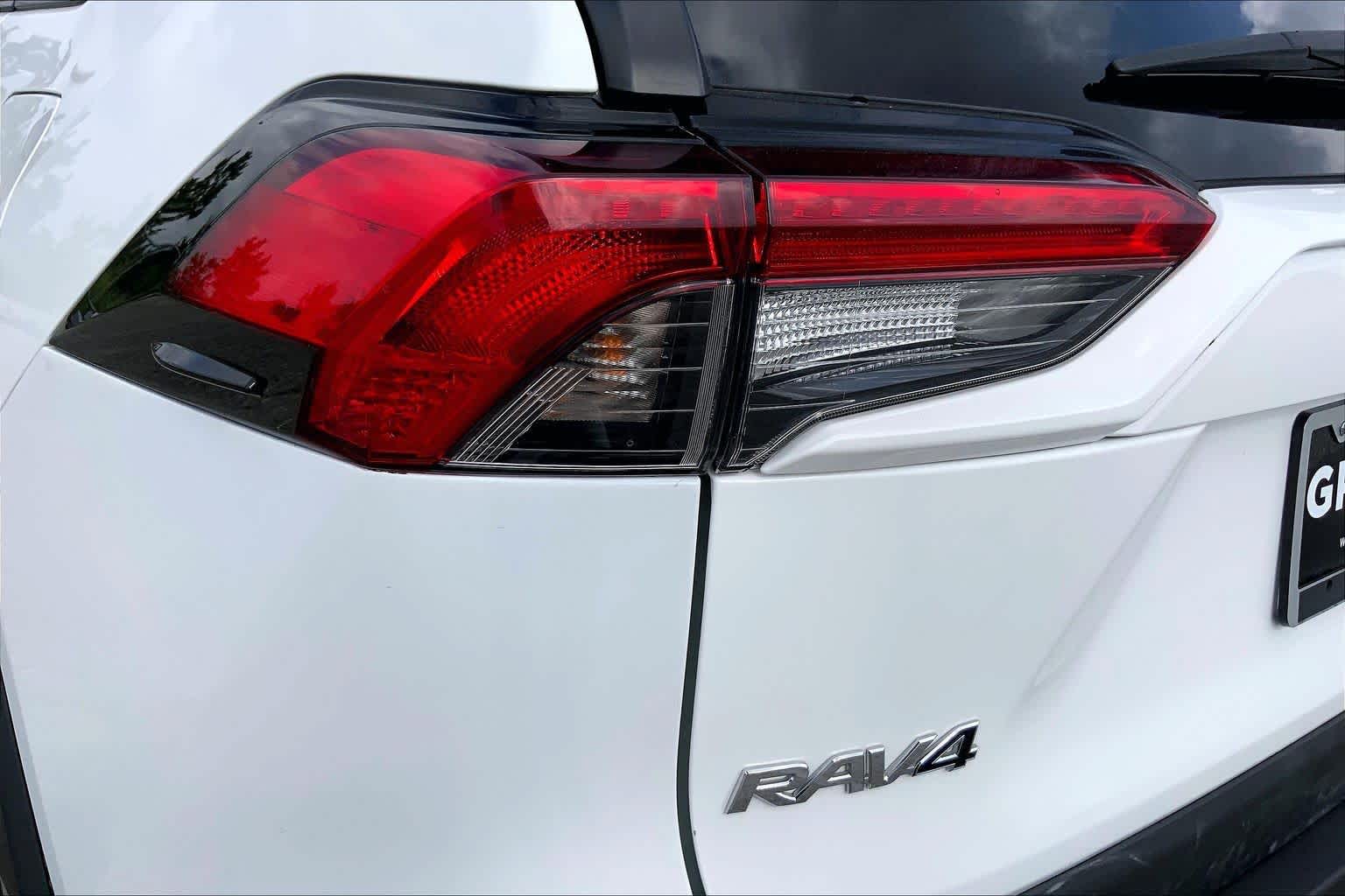 2022 Toyota RAV4 XLE White at Group 1 Toyota Southwest