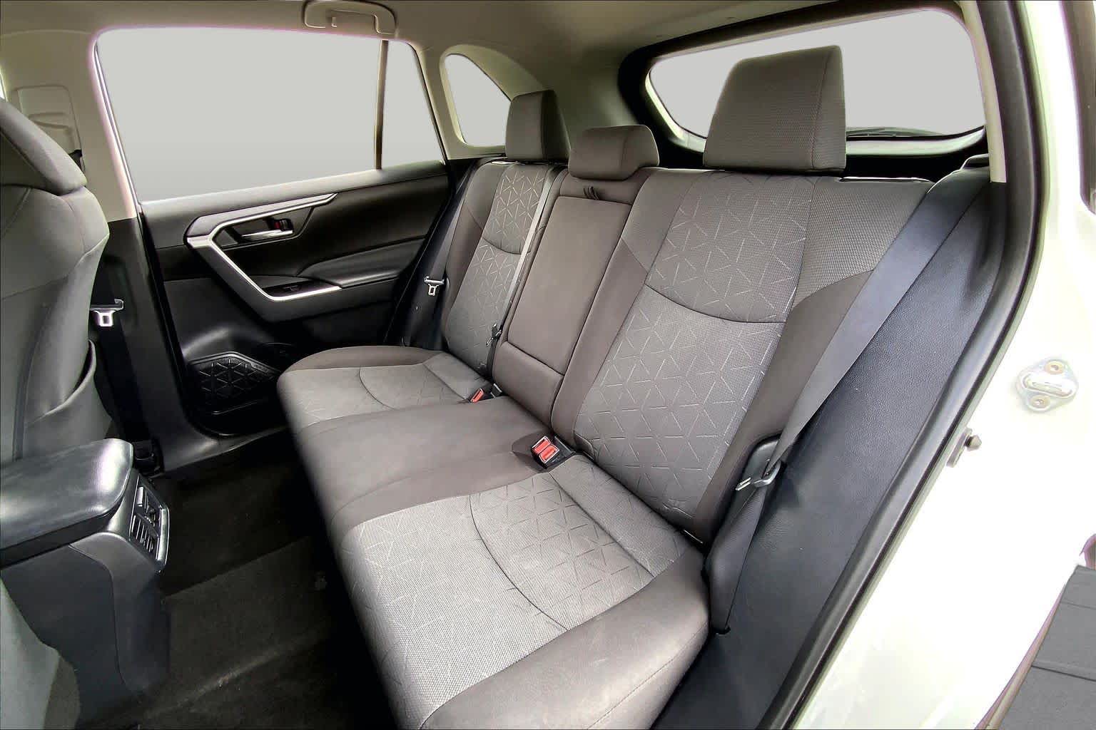 2022 Toyota RAV4 XLE White at Group 1 Toyota Southwest