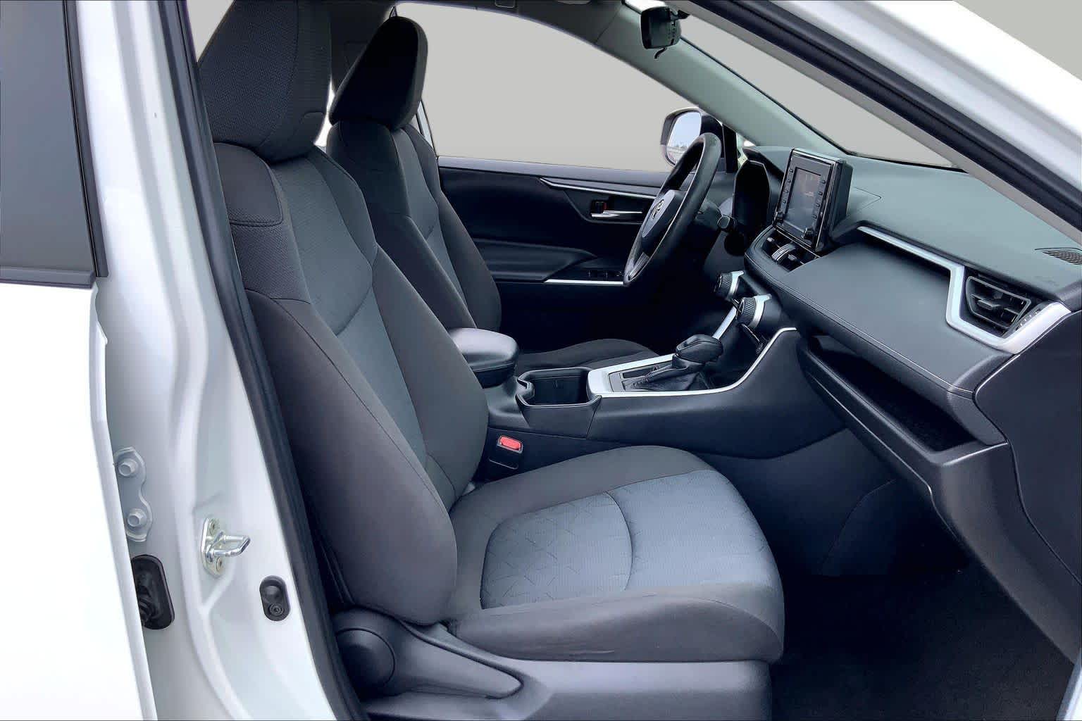 2022 Toyota RAV4 XLE White at Group 1 Toyota Southwest