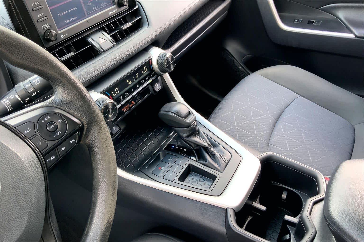 2022 Toyota RAV4 XLE White at Group 1 Toyota Southwest