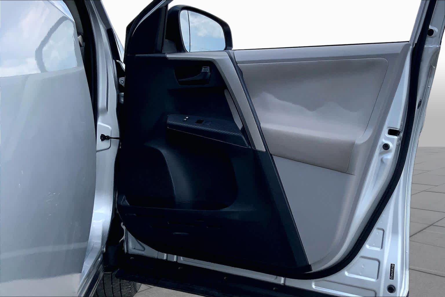 2013 Toyota RAV4 XLE Classic Silver Metallic at AutoNation USA Houston
