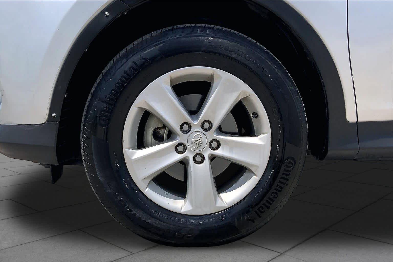 2013 Toyota RAV4 XLE Classic Silver Metallic at AutoNation USA Houston