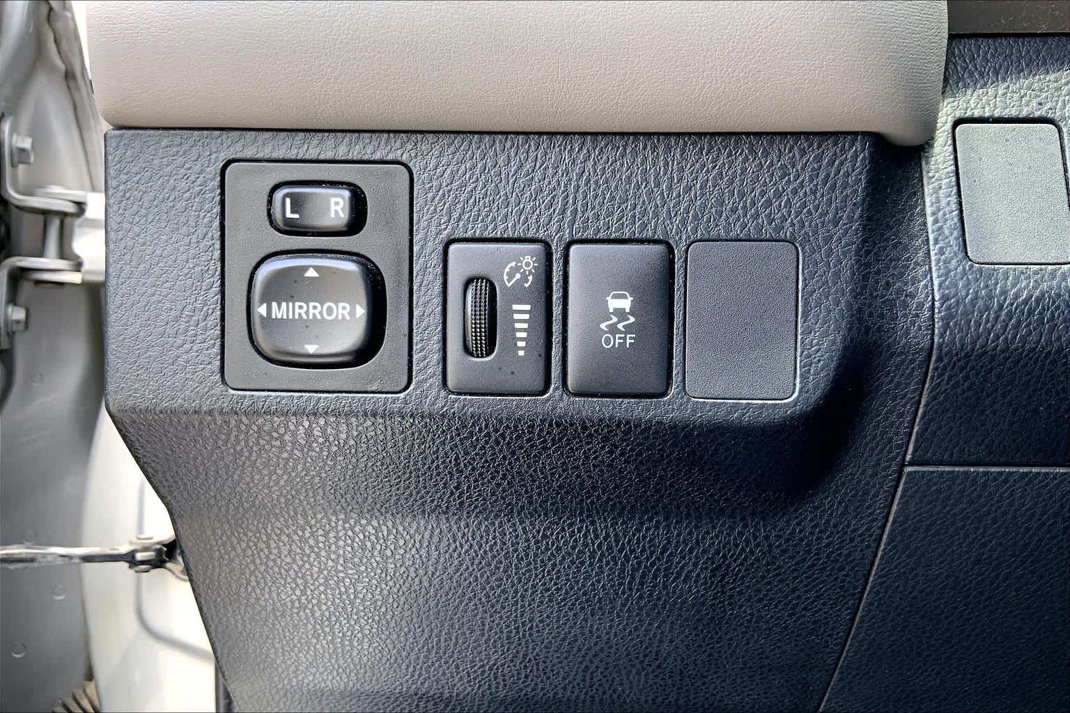 2013 Toyota RAV4 XLE Classic Silver Metallic at AutoNation USA Houston