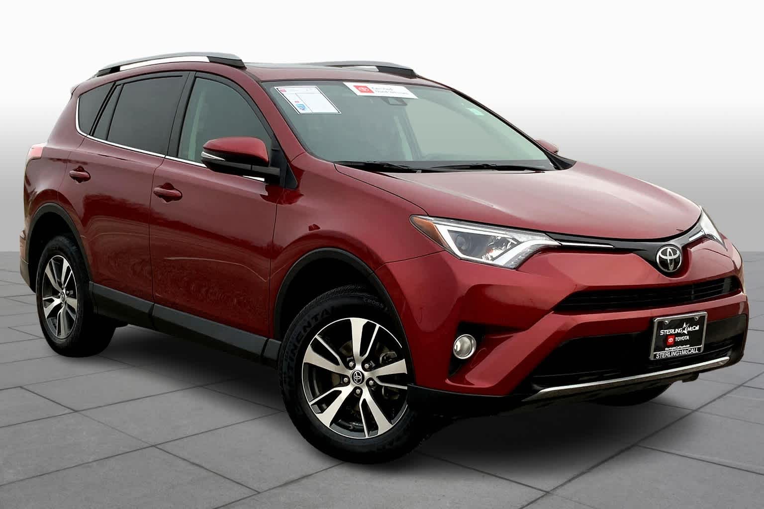 2018 Toyota RAV4 photo 3 of 35