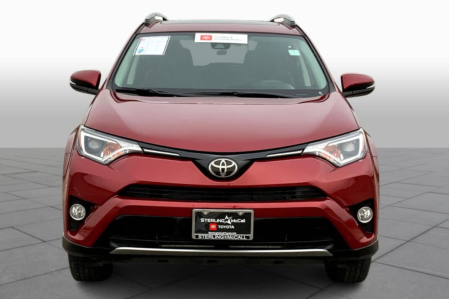 2018 Toyota RAV4 photo 4 of 35