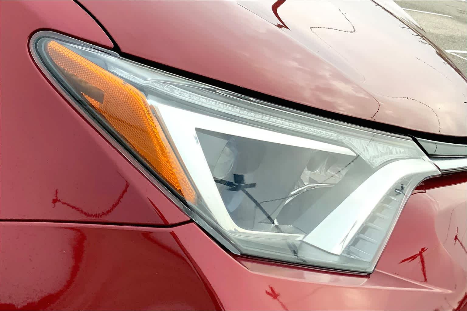 2018 Toyota RAV4 photo 26 of 35