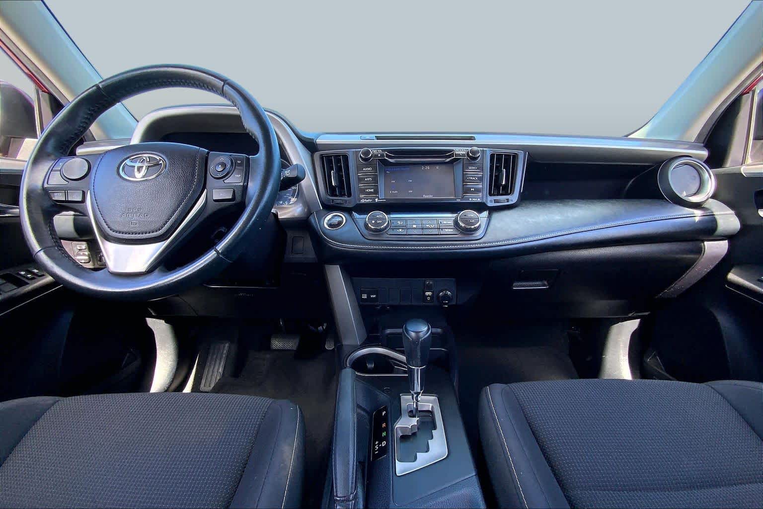 2018 Toyota RAV4 photo 15 of 36