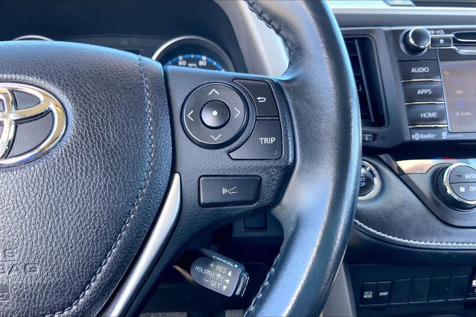 2018 Toyota RAV4 photo 24 of 36
