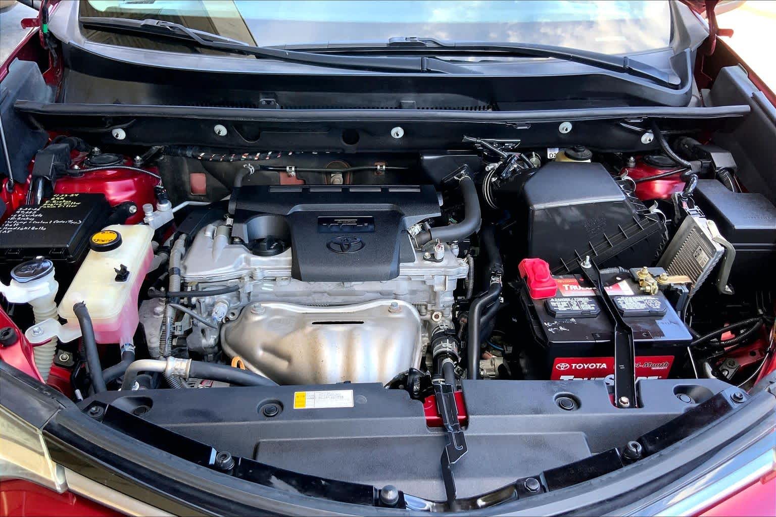 2018 Toyota RAV4 photo 31 of 36