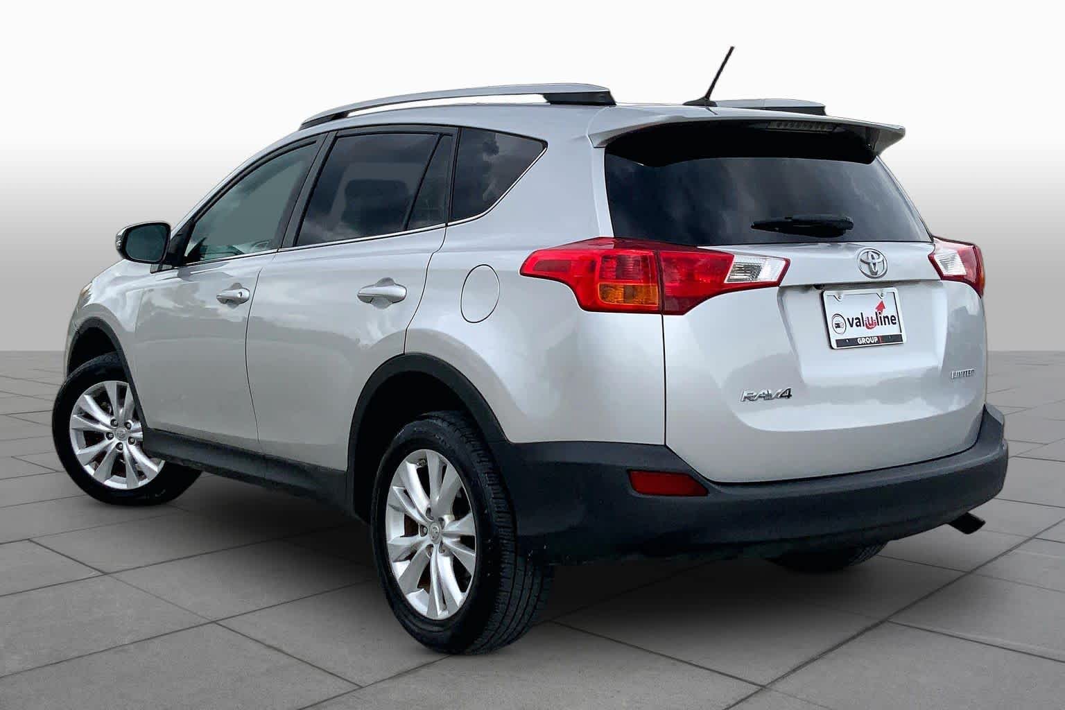 2013 Toyota RAV4 photo 12 of 36