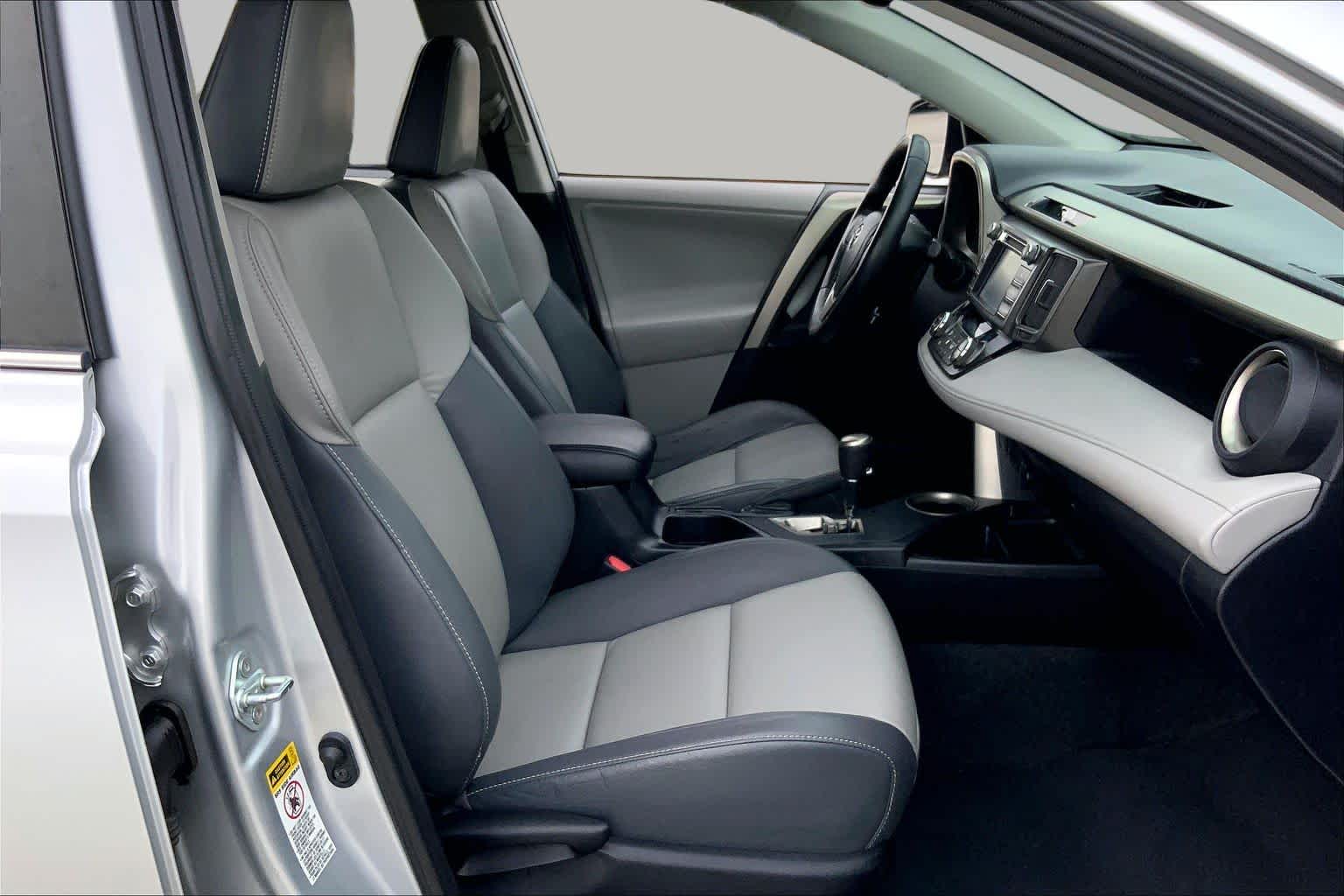 2013 Toyota RAV4 photo 9 of 36
