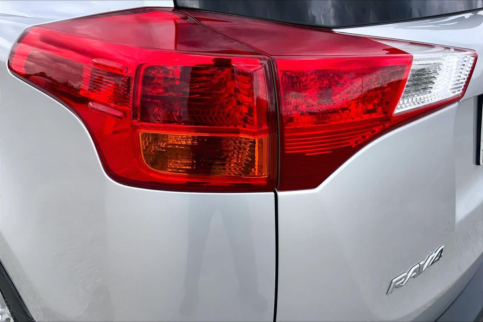 2013 Toyota RAV4 photo 28 of 36