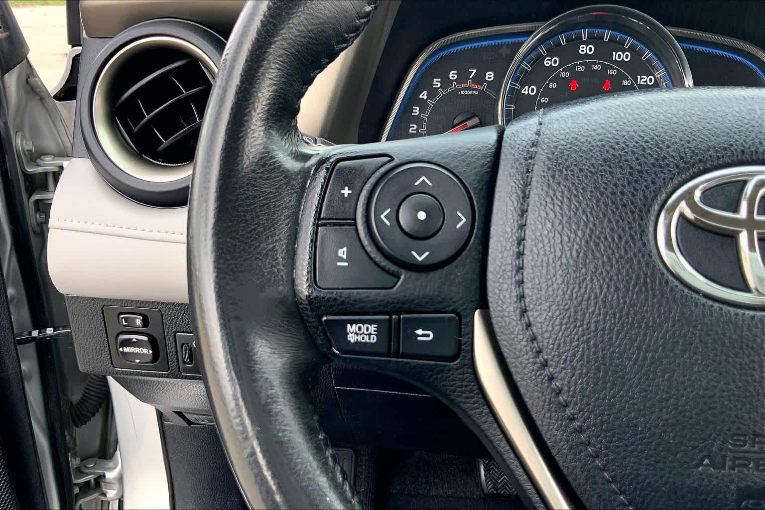2013 Toyota RAV4 photo 23 of 36