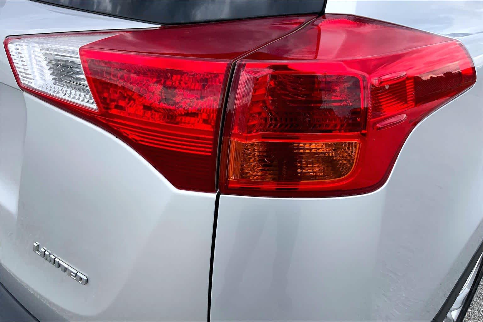 2013 Toyota RAV4 photo 30 of 36