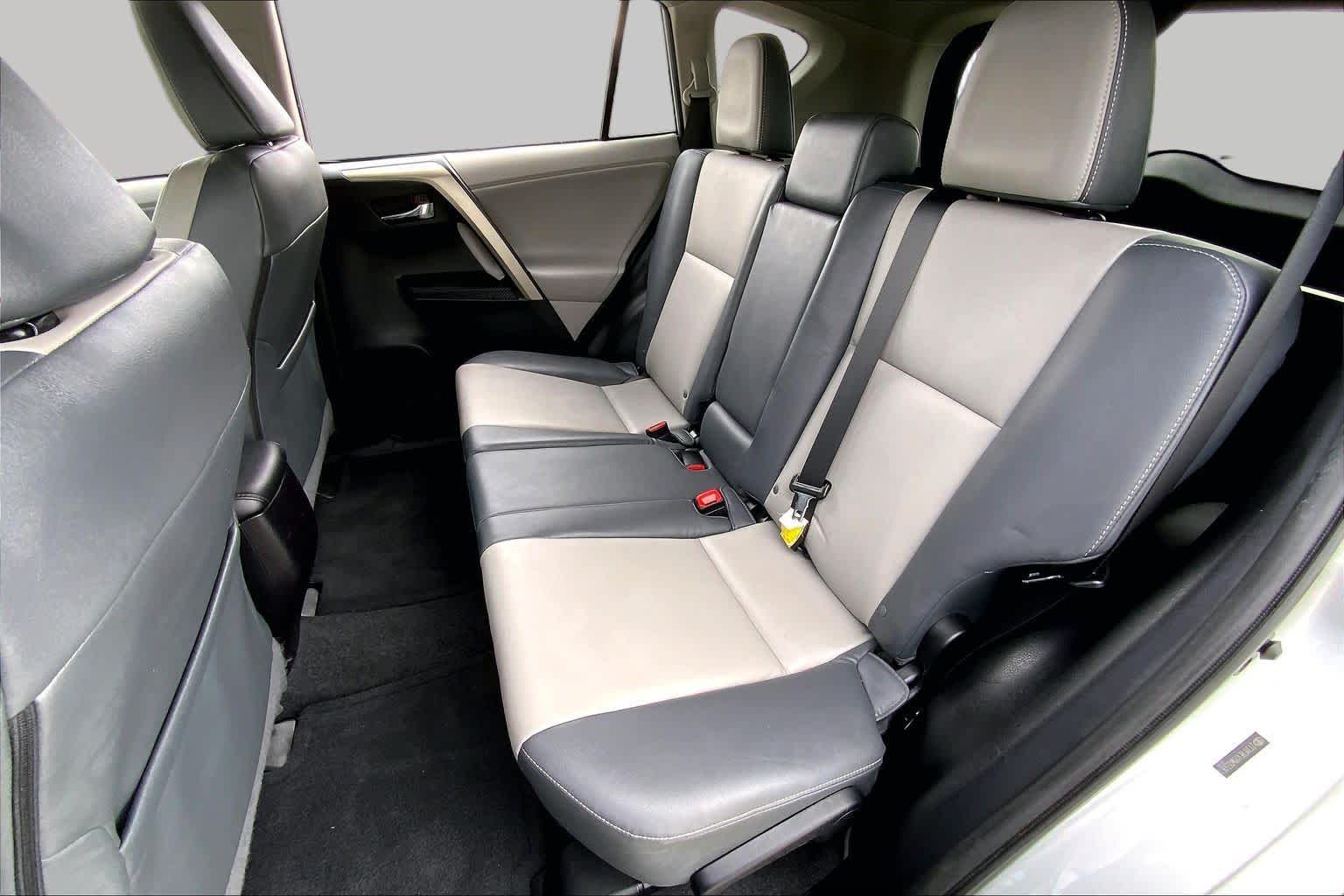 2013 Toyota RAV4 photo 20 of 36