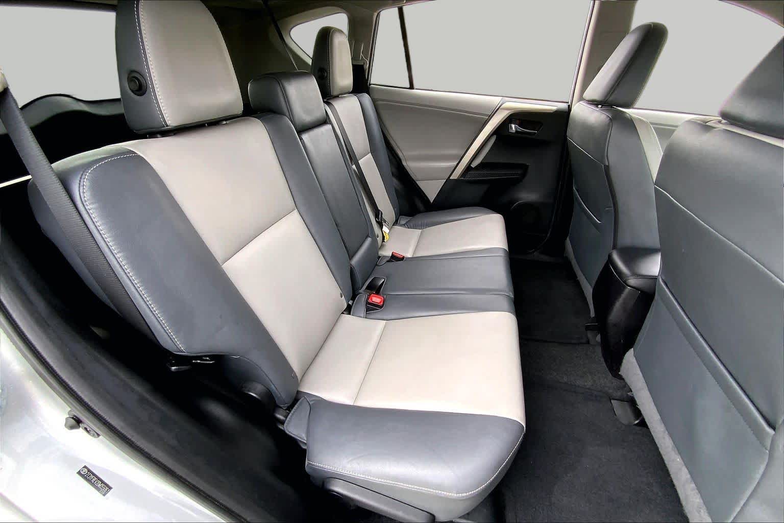 2013 Toyota RAV4 photo 19 of 36
