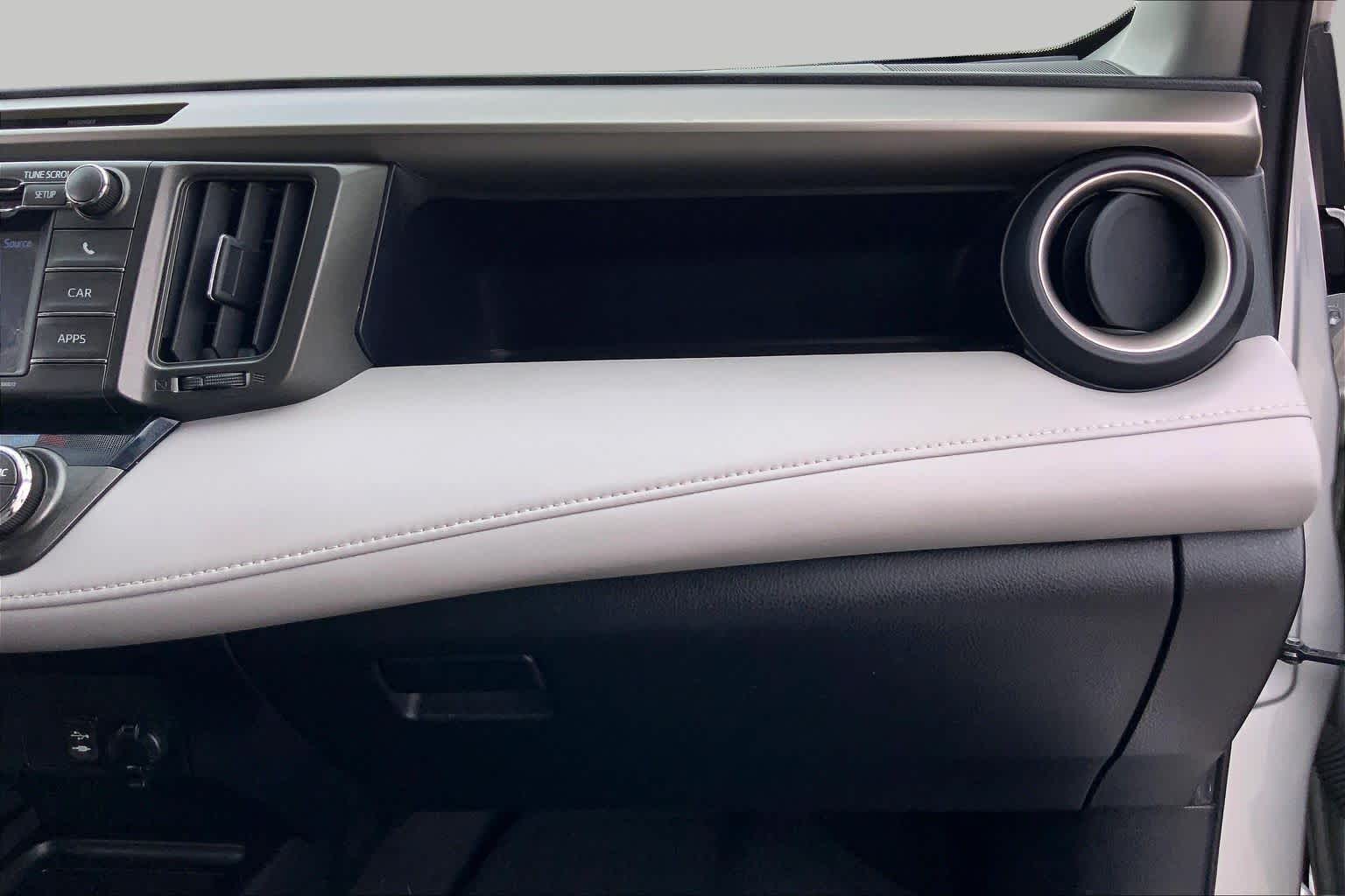 2013 Toyota RAV4 photo 18 of 36