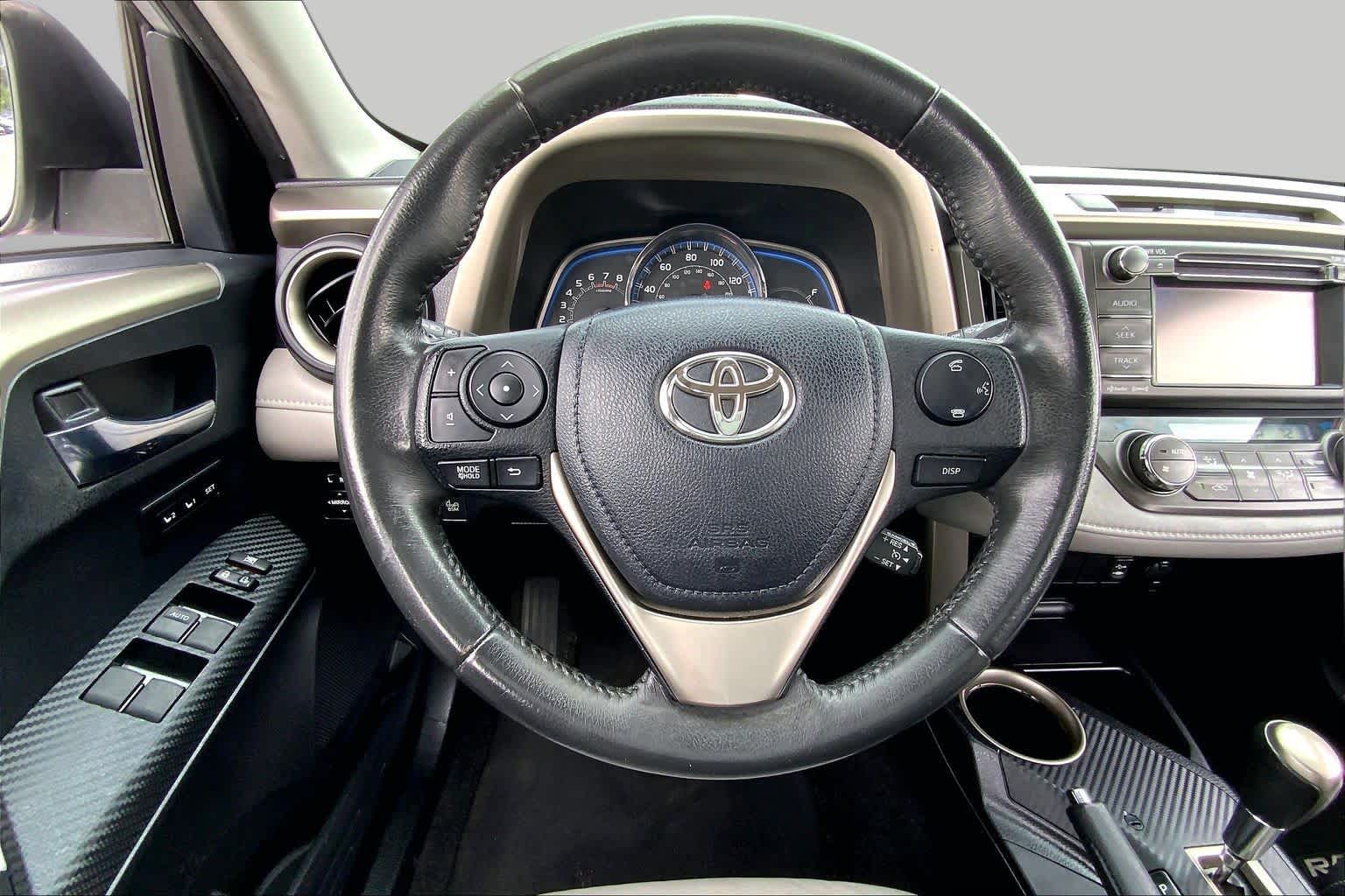 2013 Toyota RAV4 photo 6 of 36