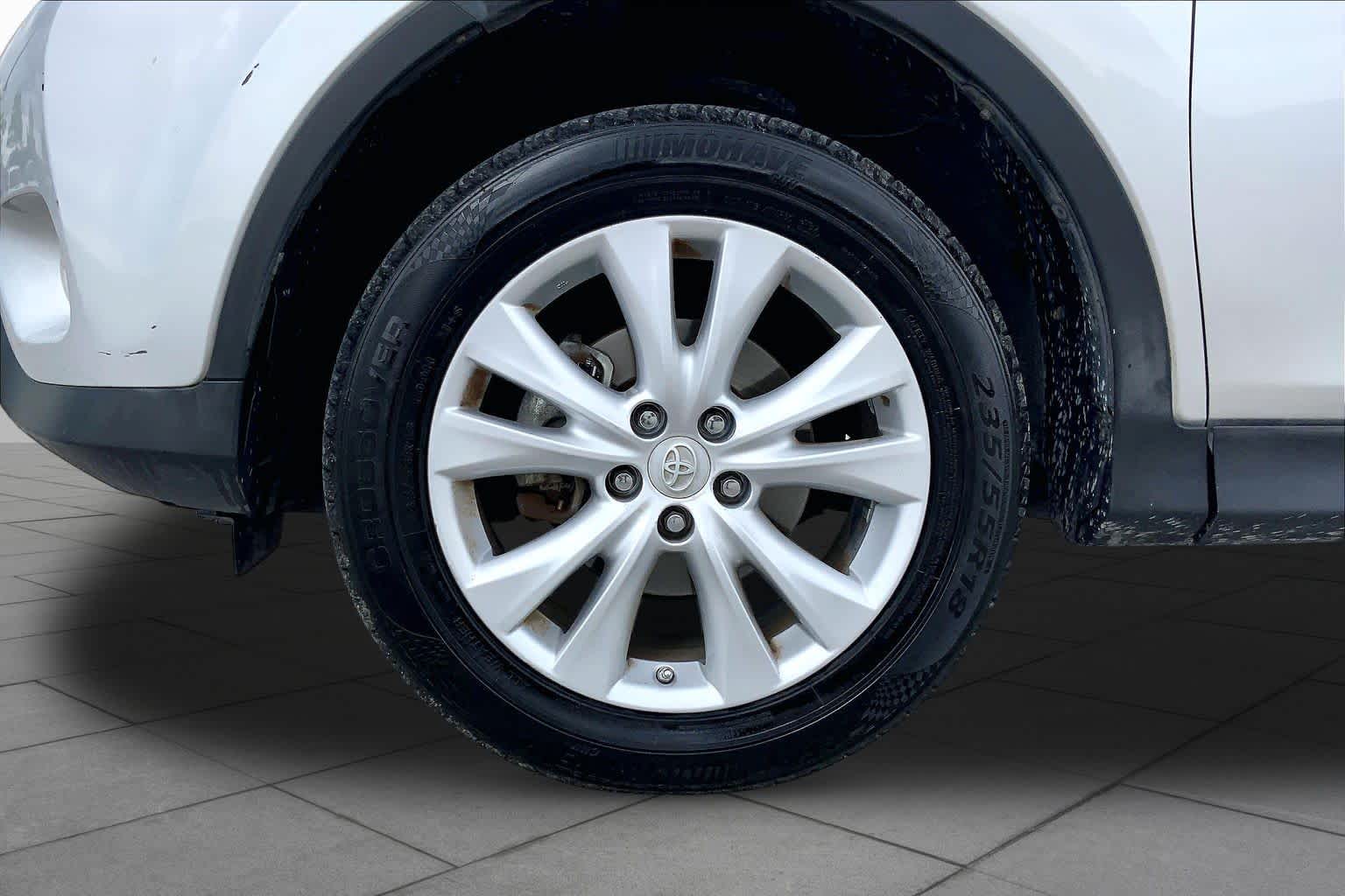 2013 Toyota RAV4 photo 11 of 36