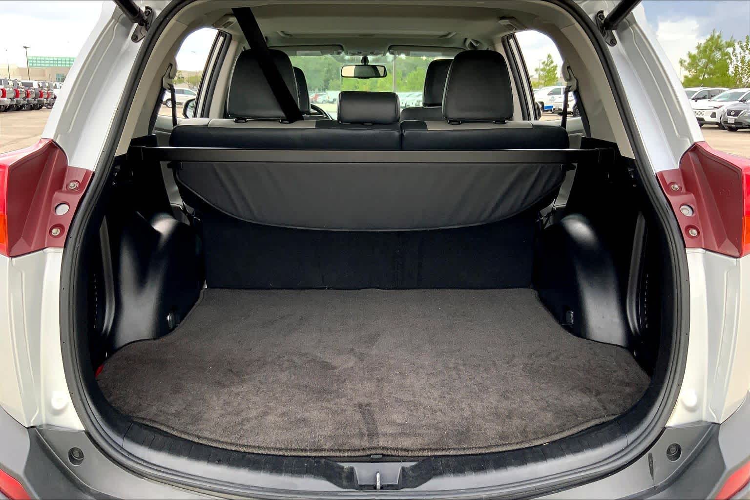 2013 Toyota RAV4 photo 34 of 36