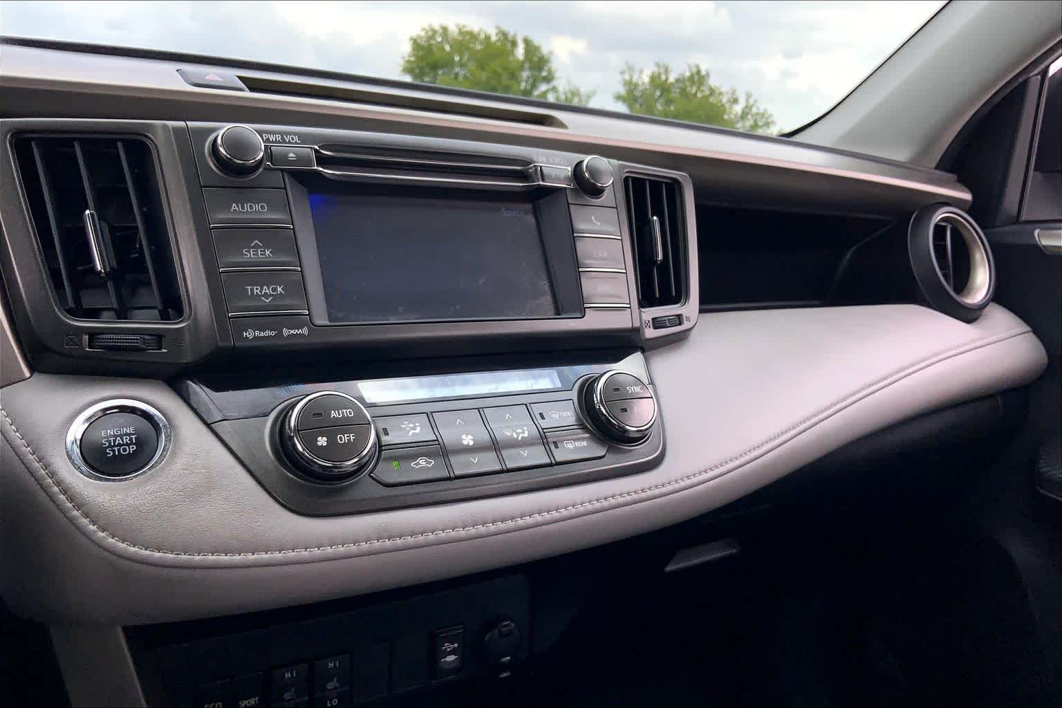 2013 Toyota RAV4 photo 35 of 36
