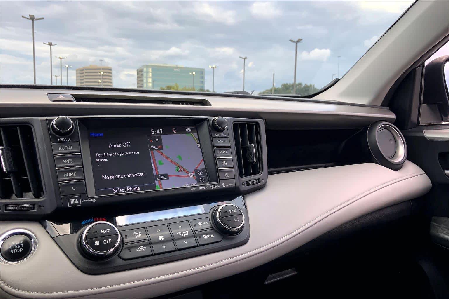 2018 Toyota RAV4 photo 35 of 36